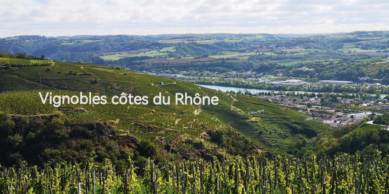 Comme A La Maison Clonas-sur-Vareze Exterior foto